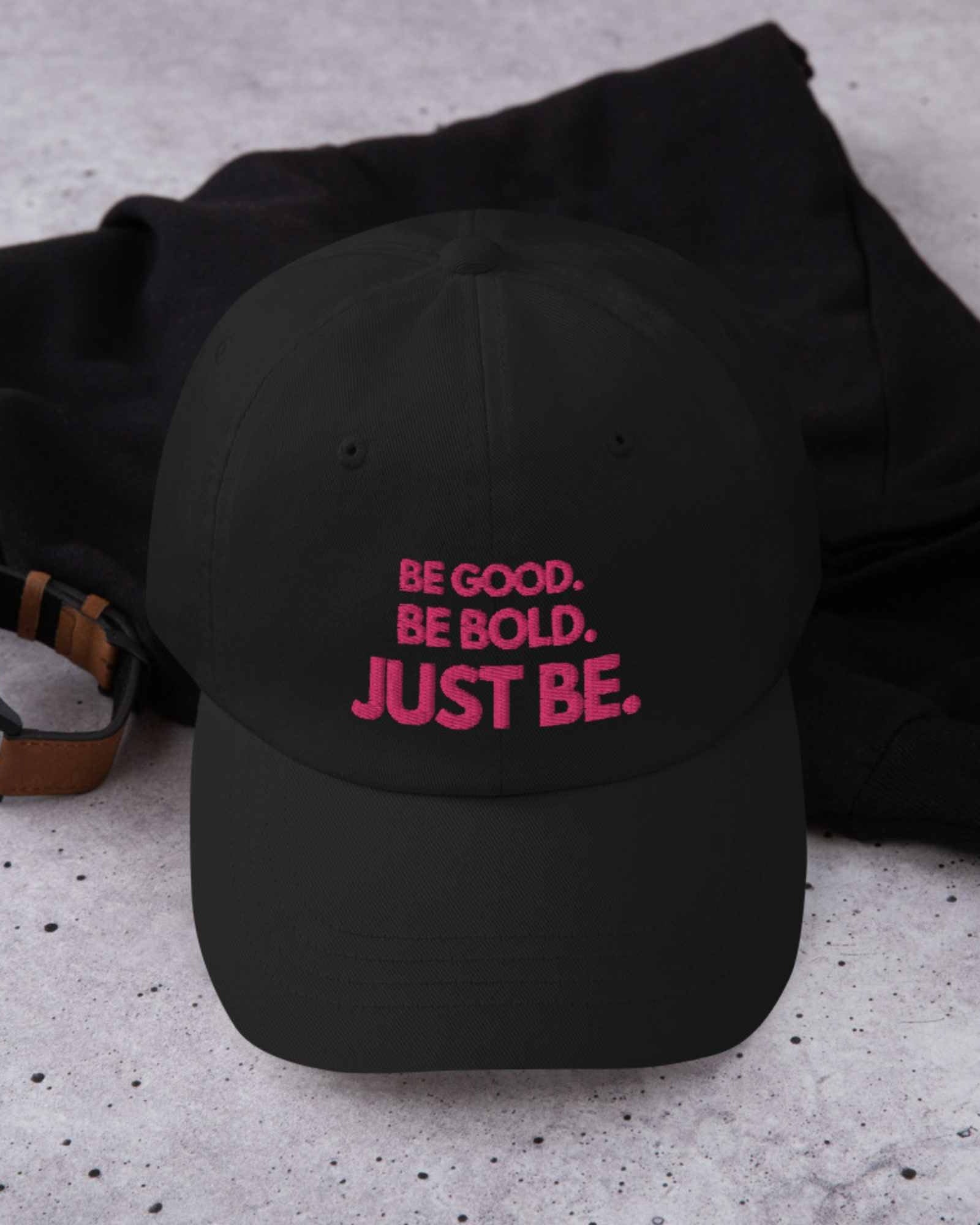 embroidered-black-baseball-hat-neleti.com