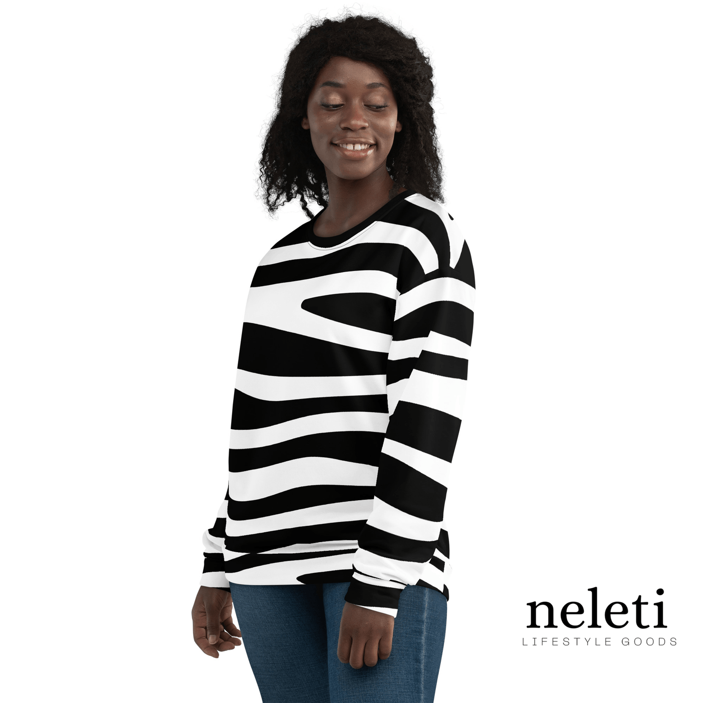 neleti.com-black-and-white-wavy-stripped-sweatshirt-for-women
