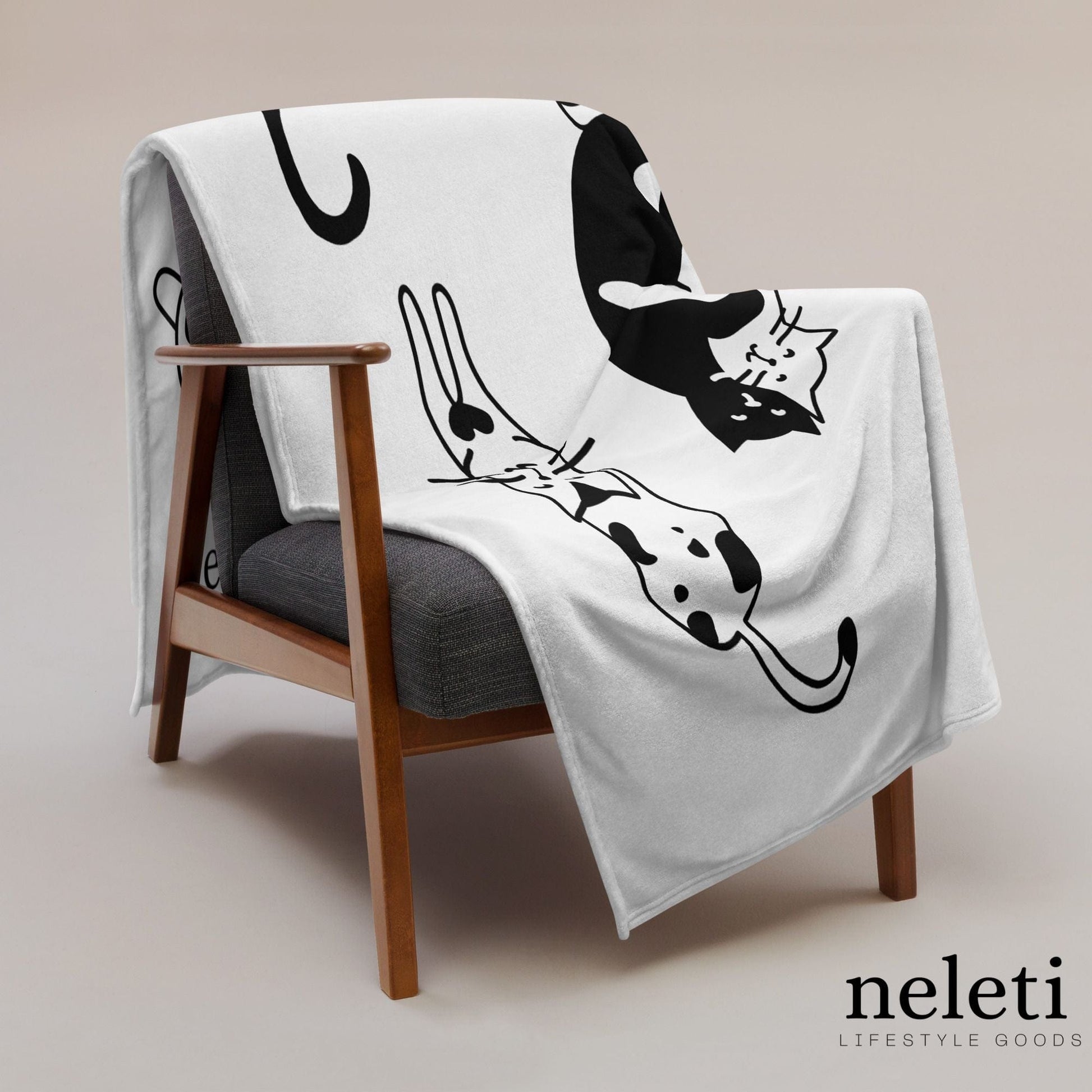    neleti.com-cat-blanket-in-white-color