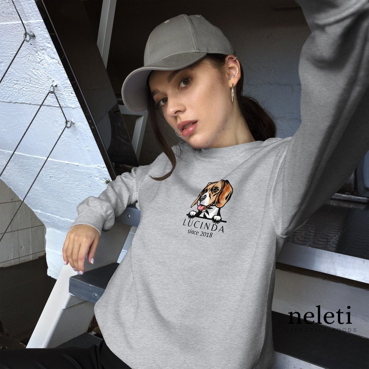 neleti.com-gray-custom-sweatshirt-for-dog-mom