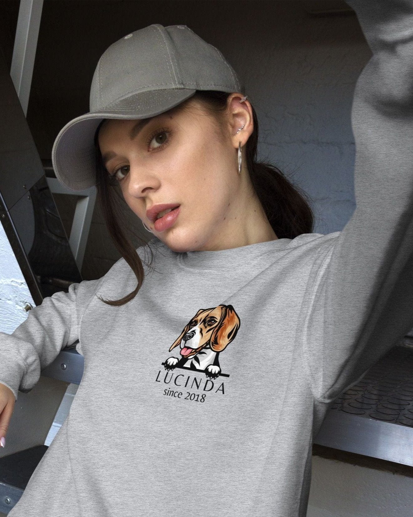 neleti.com-gray-custom-sweatshirt-for-dog-mom