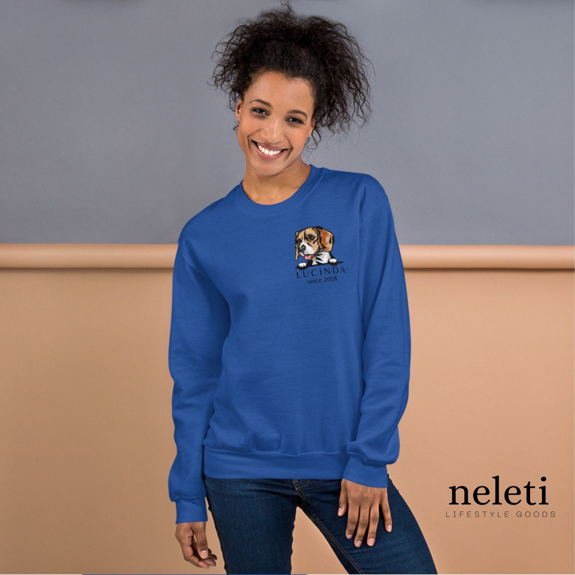 neleti.com-royal-blue-custom-sweatshirt-for-dog-mom
