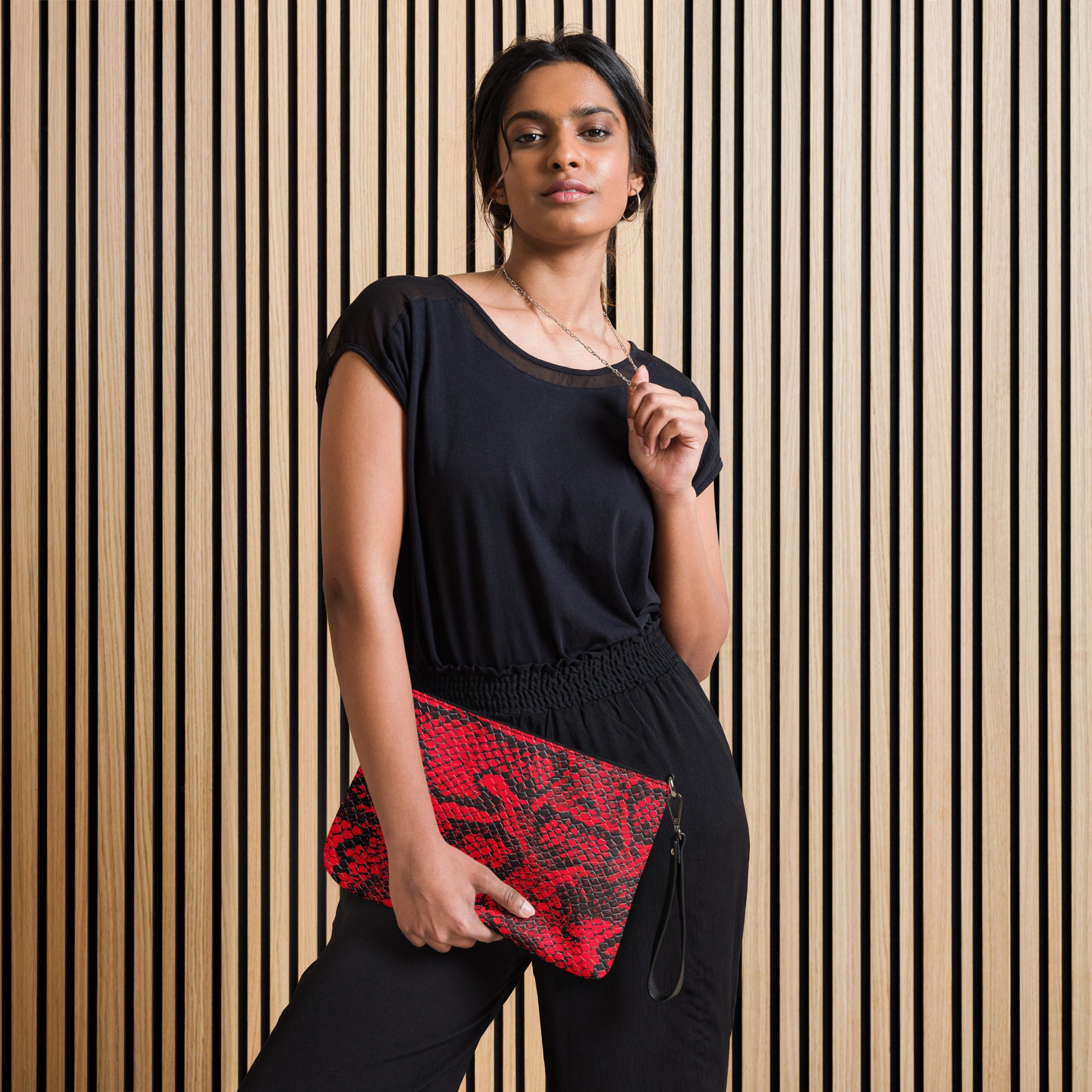 red-crossbody-bag-with-snake-print